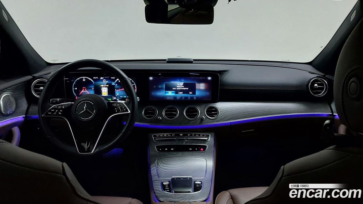 Mercedes-Benz E-Class 2023
