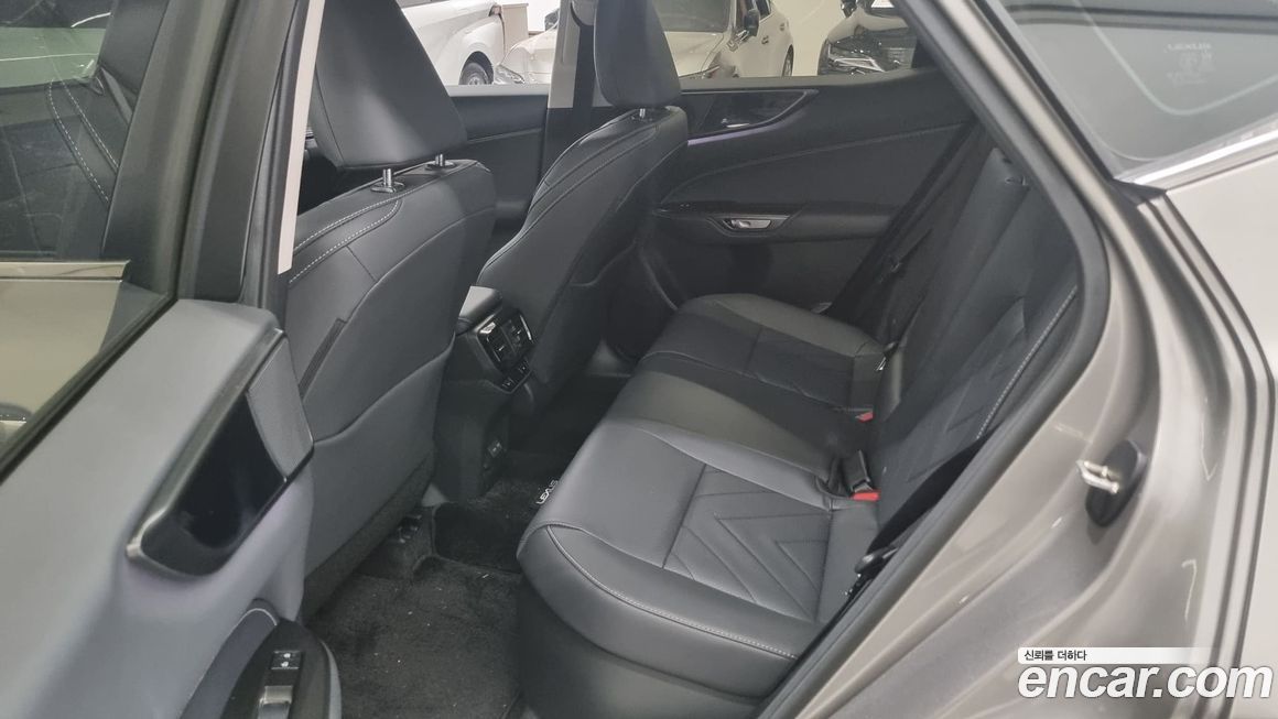Lexus NX 2025