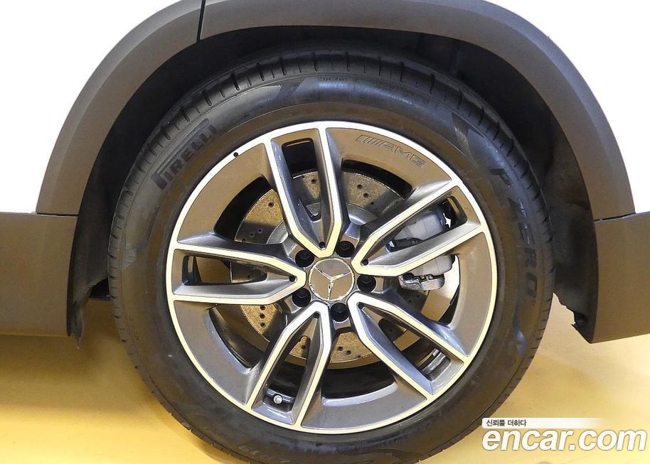 Mercedes-Benz GLB-Class 2024