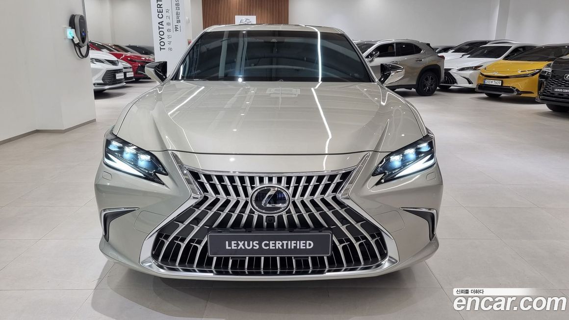 Lexus ES 2026