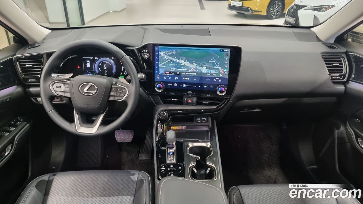 Lexus NX 2025