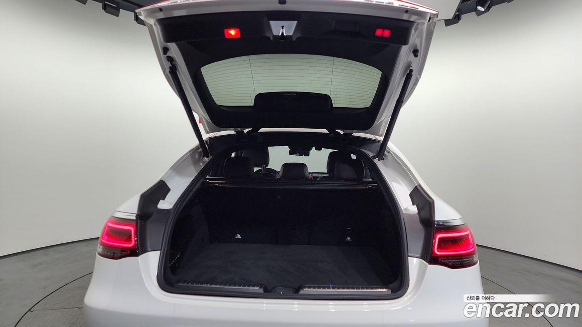 Mercedes-Benz GLC-Class 2021