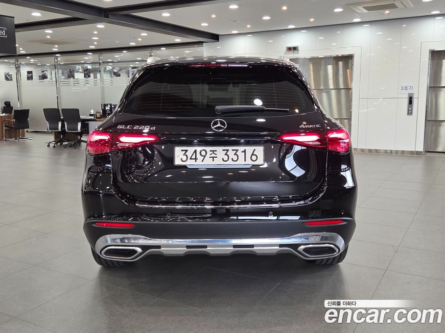 Mercedes-Benz GLC-Class 2024