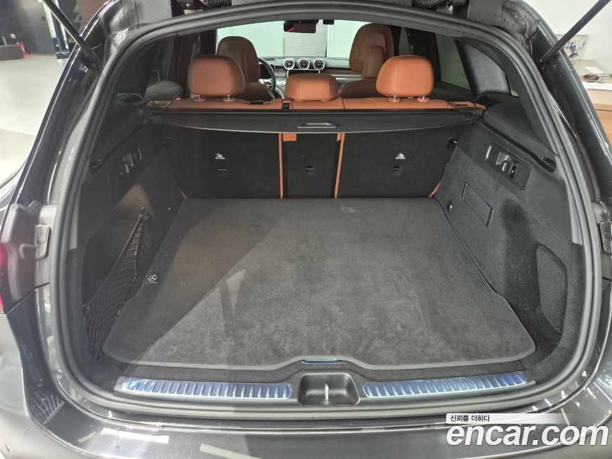 Mercedes-Benz GLC-Class 2025