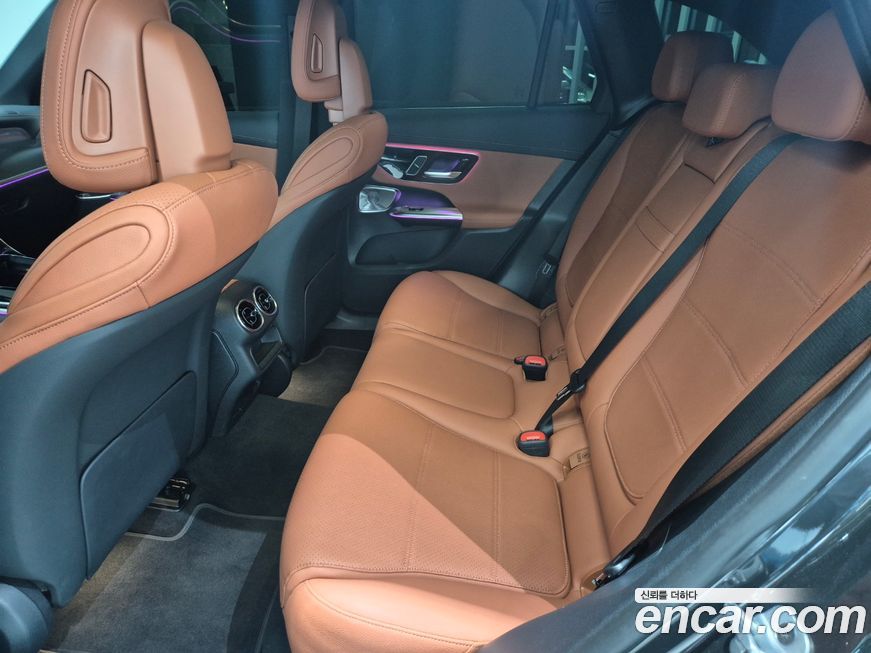 Mercedes-Benz GLC-Class 2025