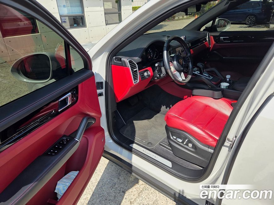 Porsche Cayenne 2021