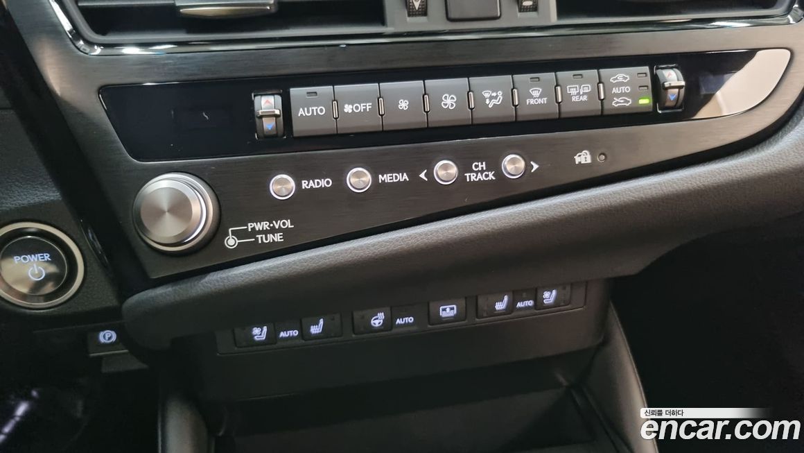 Lexus ES 2026
