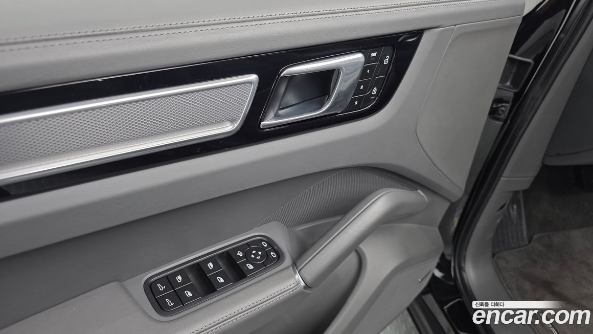 Porsche Cayenne 2023