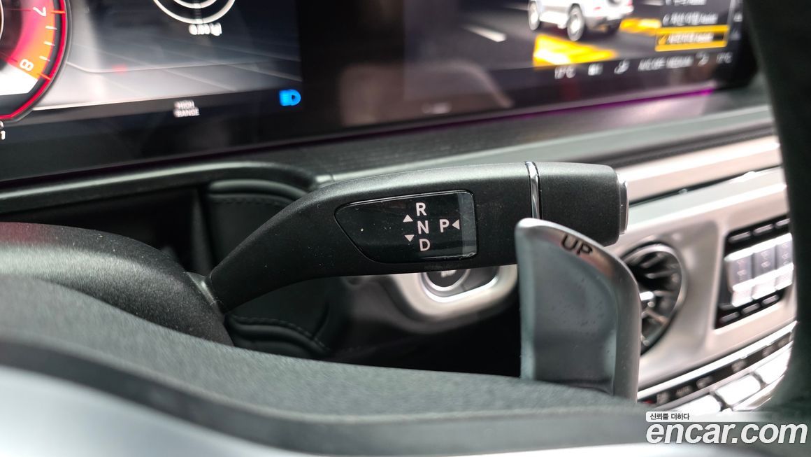 Mercedes-Benz G-Class 2023