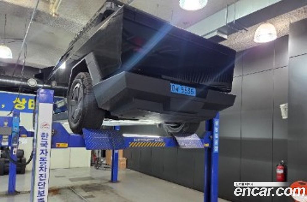 Tesla Cybertruck 2024