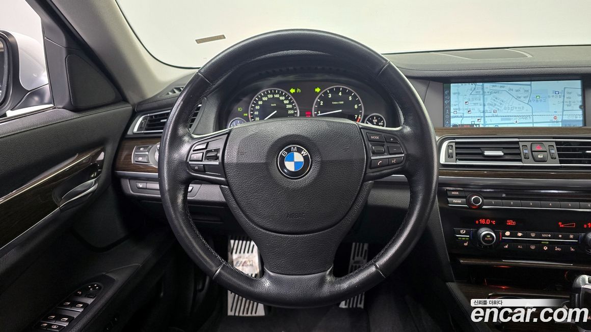 BMW 7-Series 2010