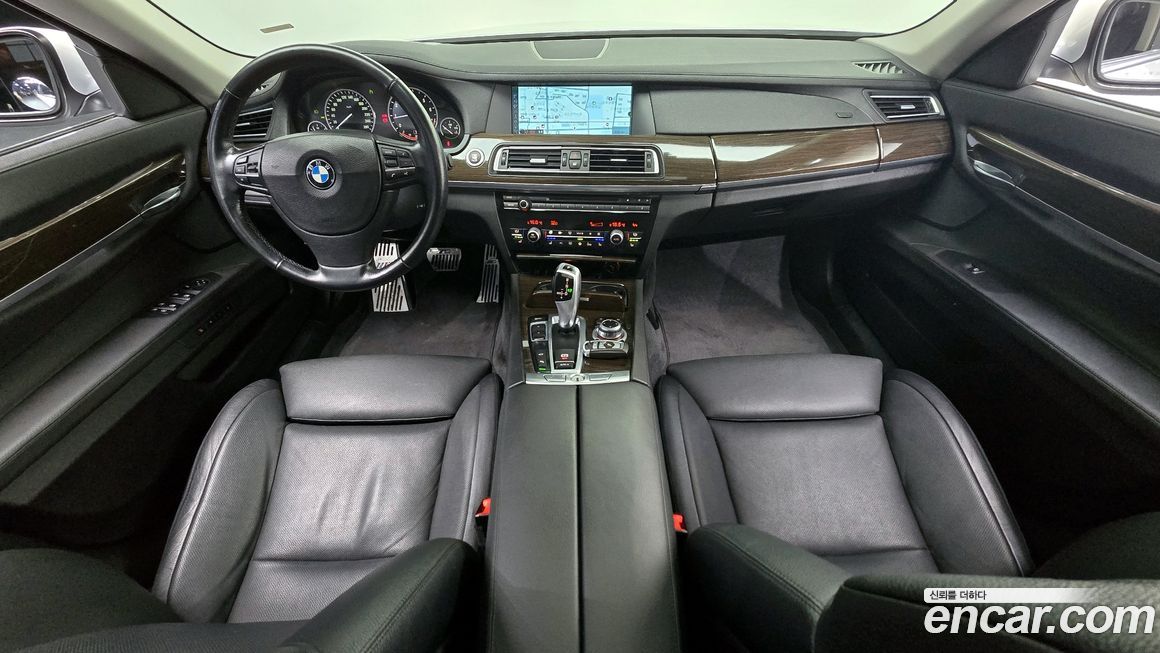 BMW 7-Series 2010