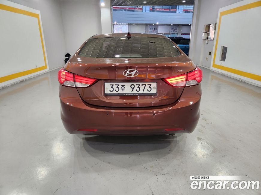 Hyundai AVANTE 2013