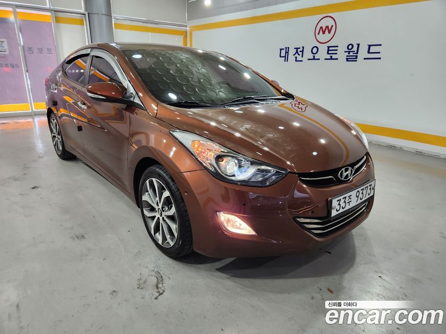 Hyundai AVANTE 2013