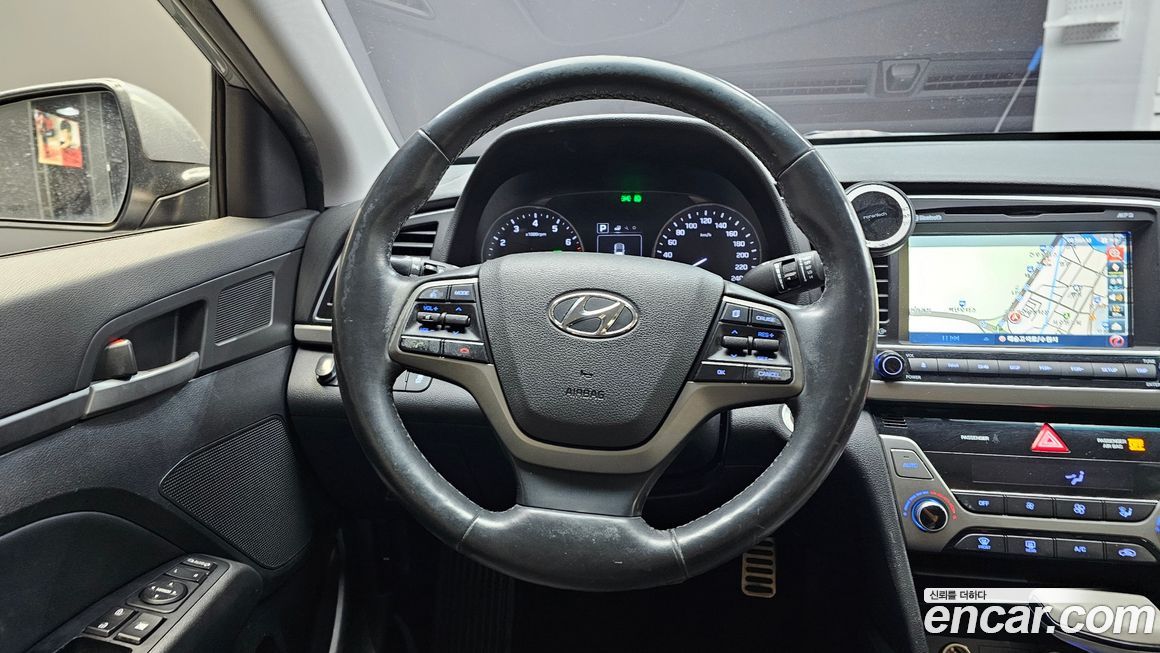 Hyundai AVANTE 2016
