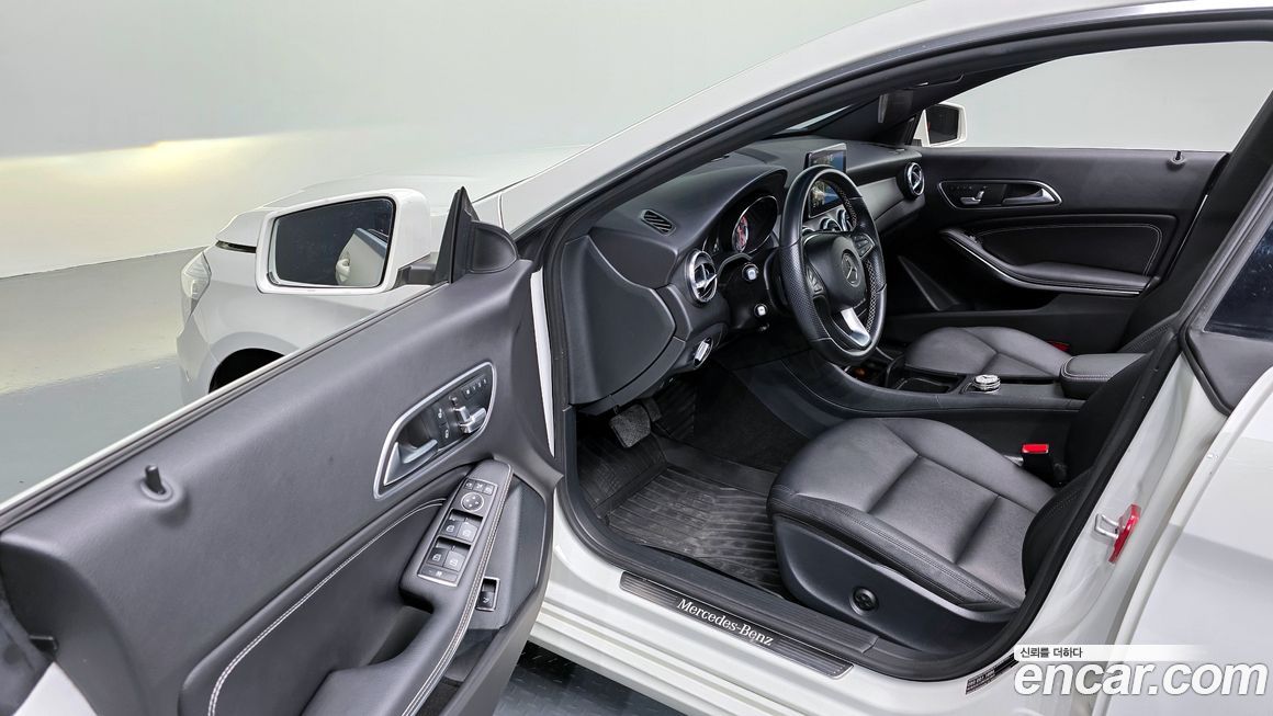Mercedes-Benz CLA-Class 2015