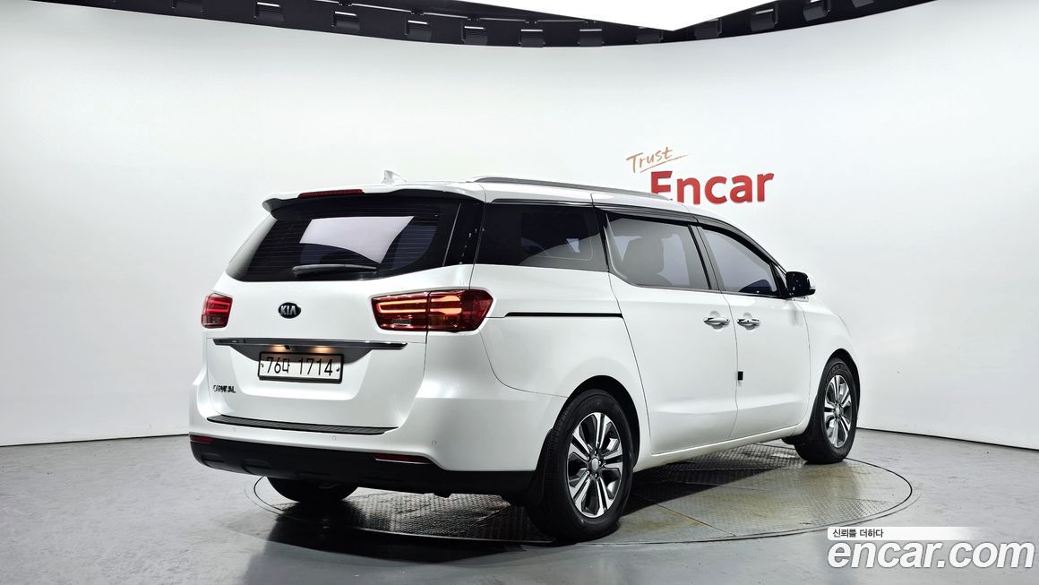 Kia Canival 2019