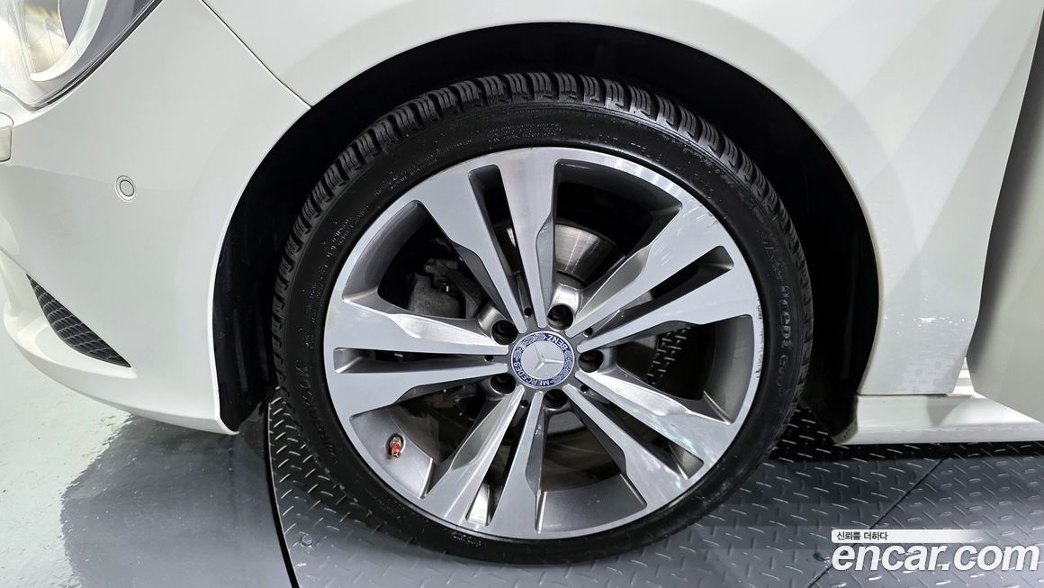 Mercedes-Benz CLA-Class 2015