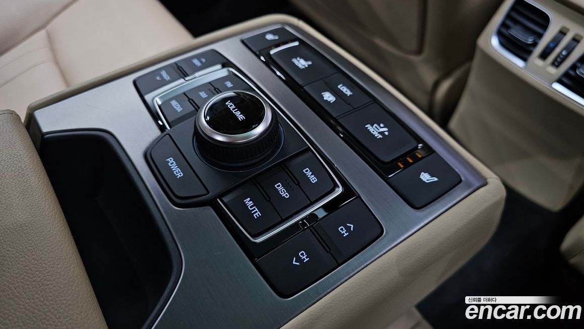 Hyundai Genesis 2016