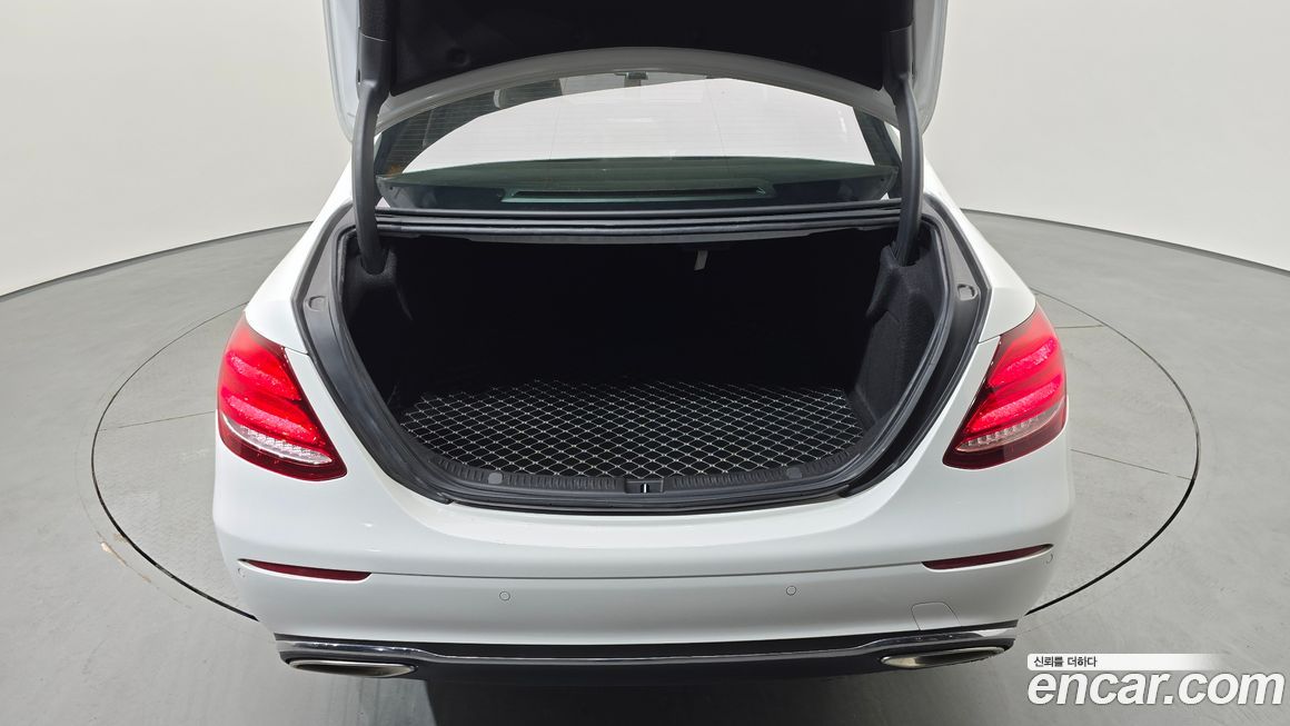 Mercedes-Benz E-Class 2019