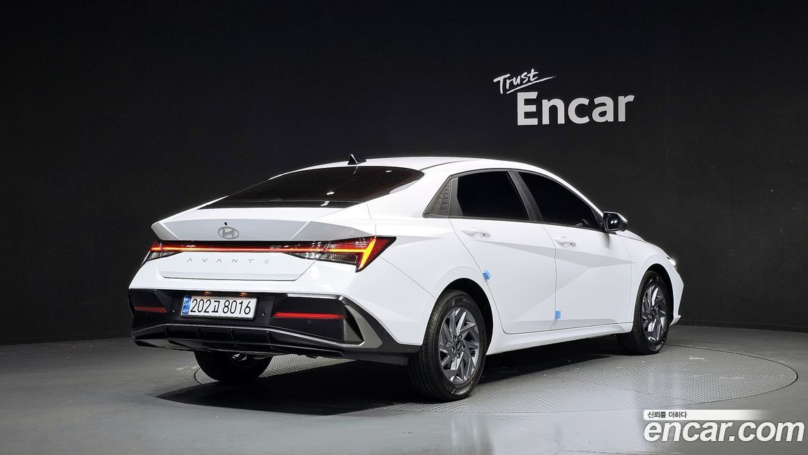 Hyundai AVANTE 2025