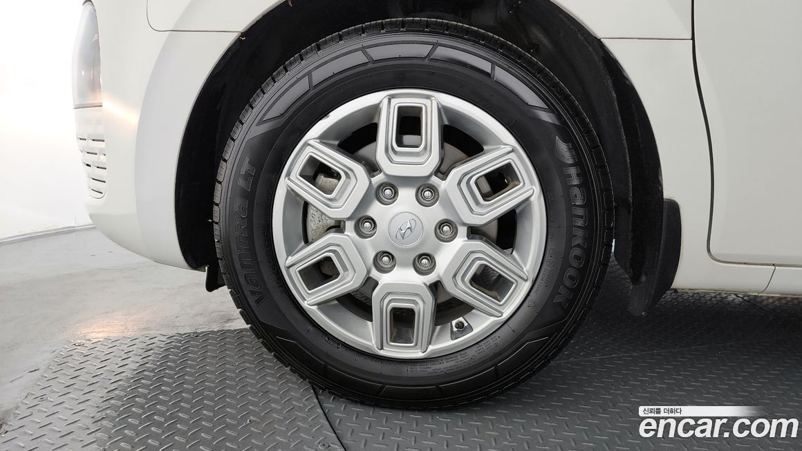 Hyundai Staria 2023