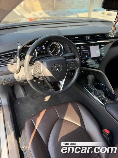 Toyota Camry 2019