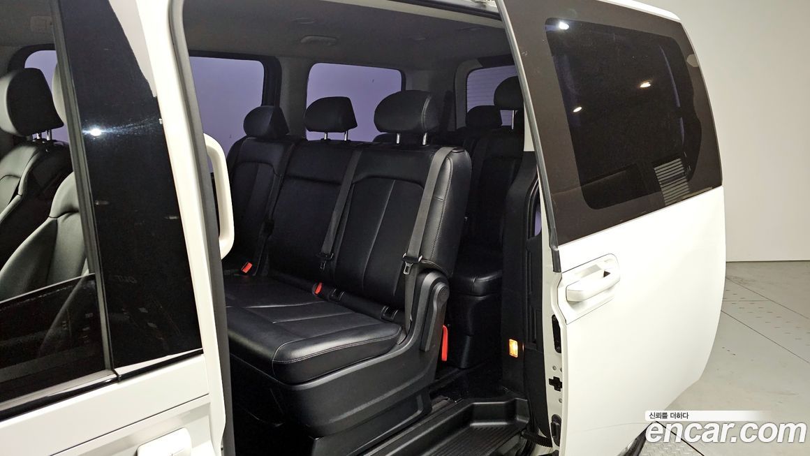 Hyundai Staria 2022