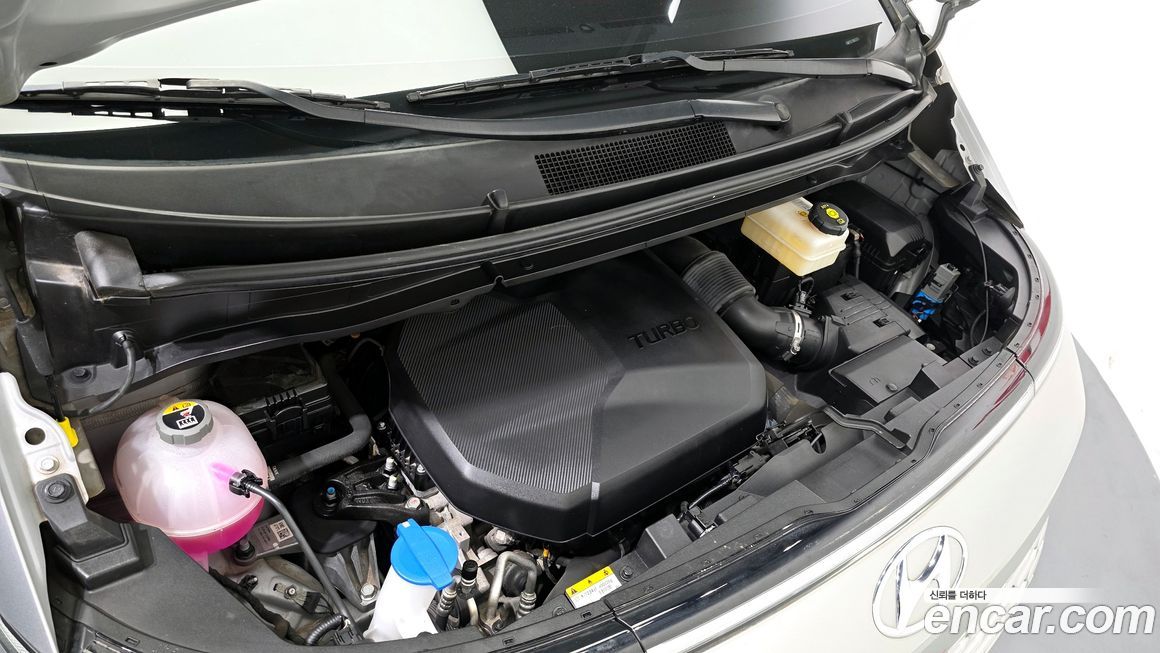 Hyundai Staria 2022