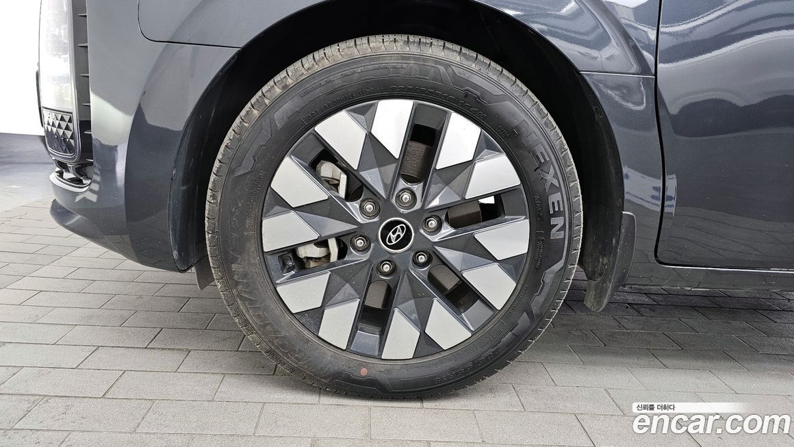 Hyundai Staria 2022