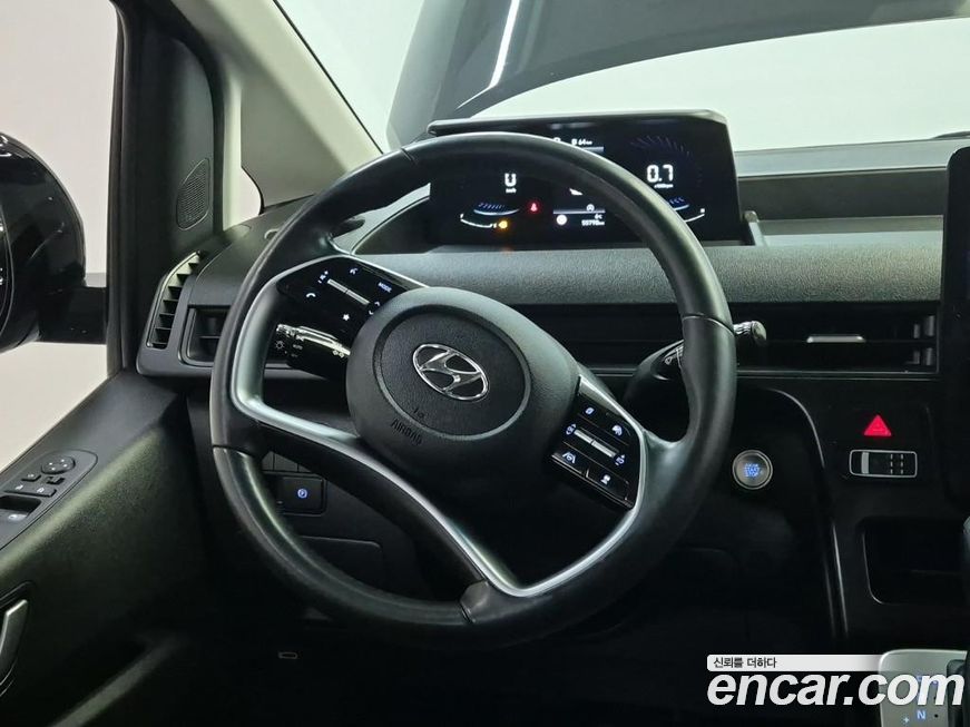 Hyundai Staria 2023