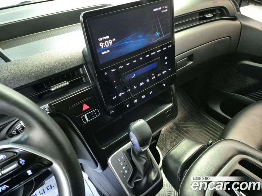 Hyundai Staria 2023