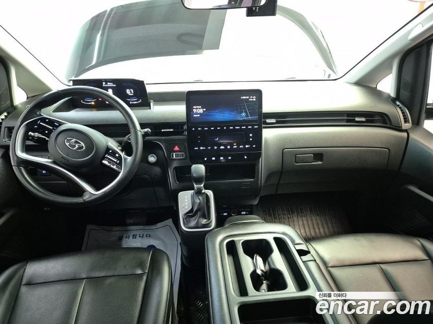 Hyundai Staria 2023