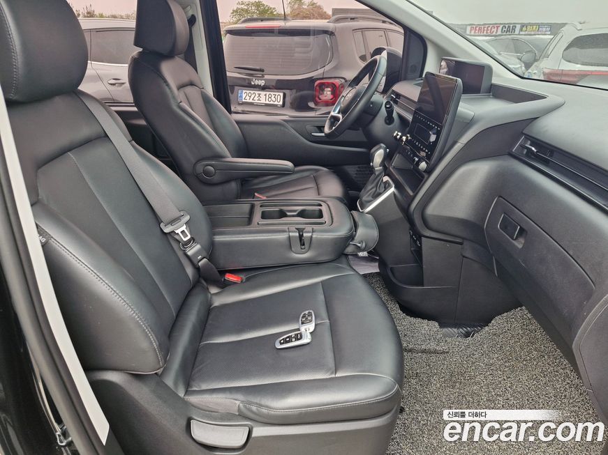 Hyundai Staria 2022