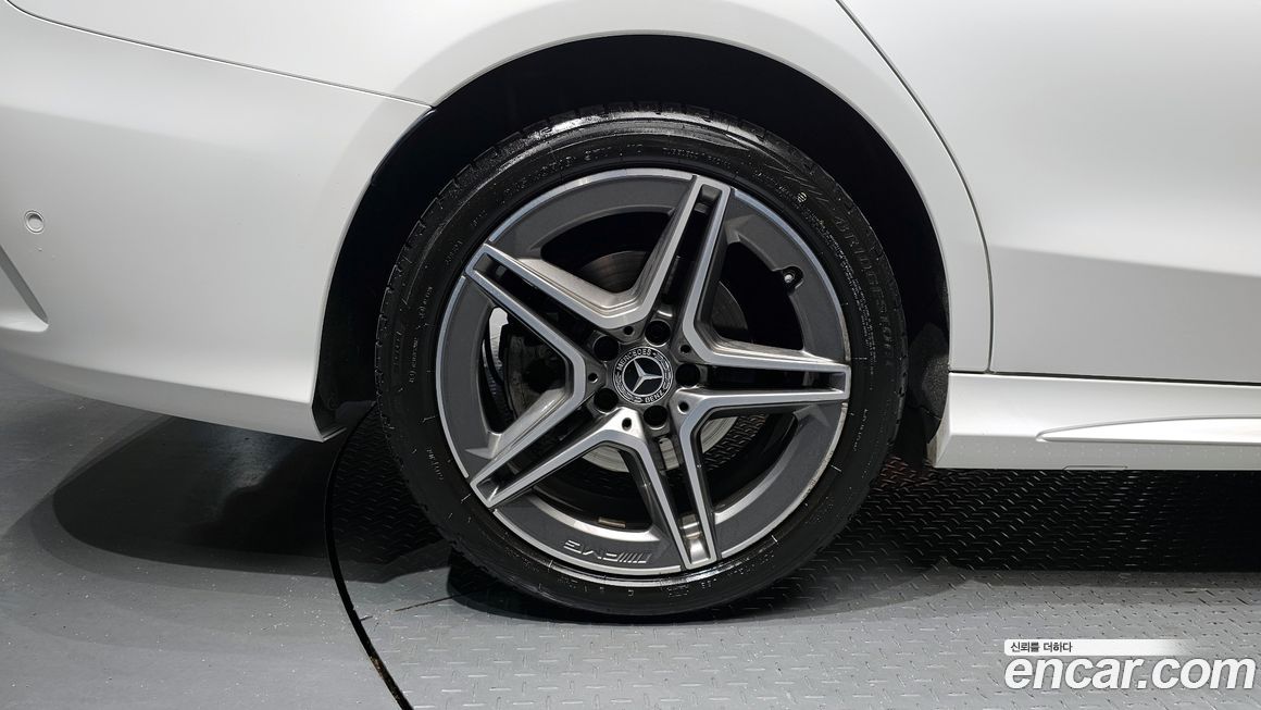 Mercedes-Benz C-Class 2021
