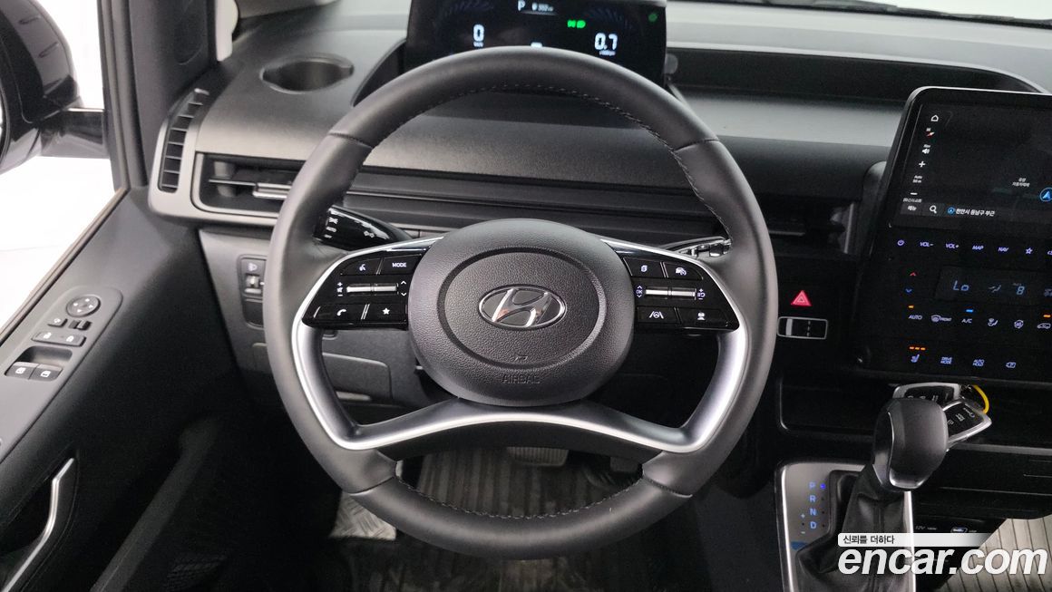 Hyundai Staria 2024