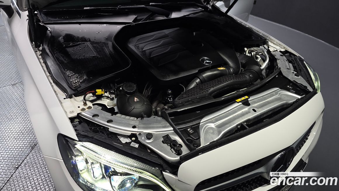 Mercedes-Benz C-Class 2020