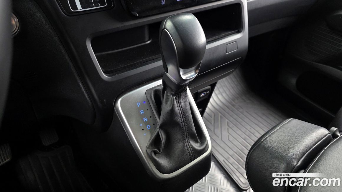 Hyundai Staria 2024