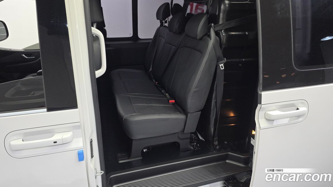 Hyundai Staria 2024