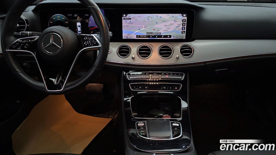 Mercedes-Benz E-Class 2021