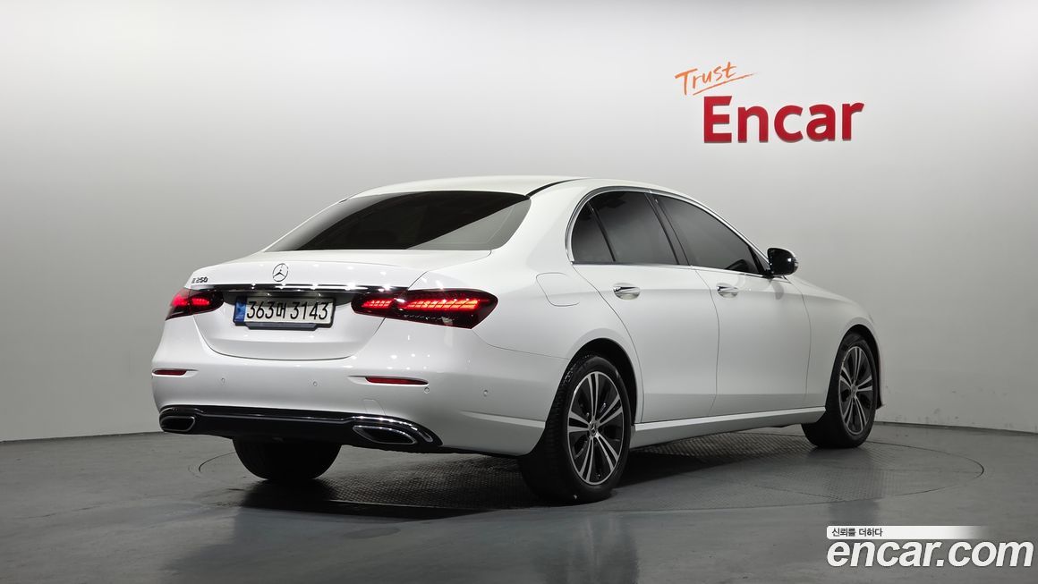 Mercedes-Benz E-Class 2021
