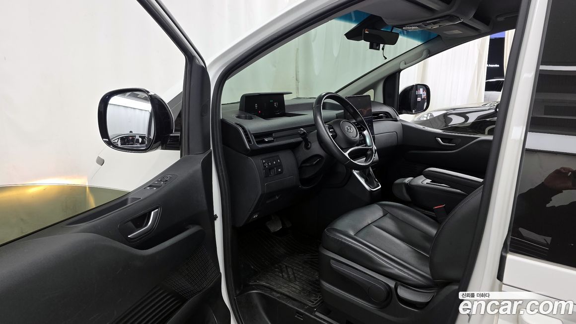 Hyundai Staria 2024