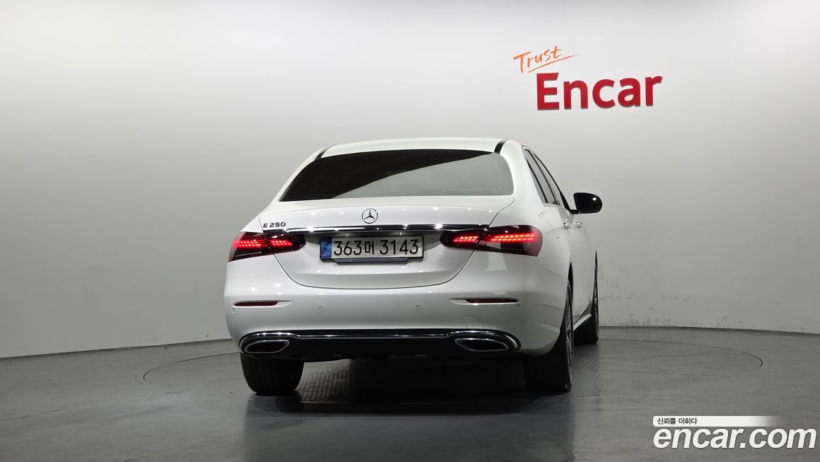 Mercedes-Benz E-Class 2021