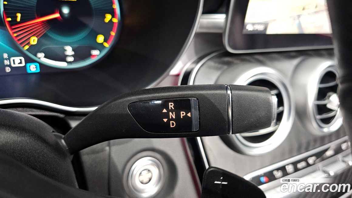 Mercedes-Benz C-Class 2021