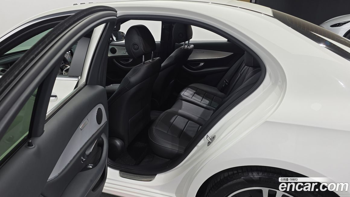 Mercedes-Benz E-Class 2021