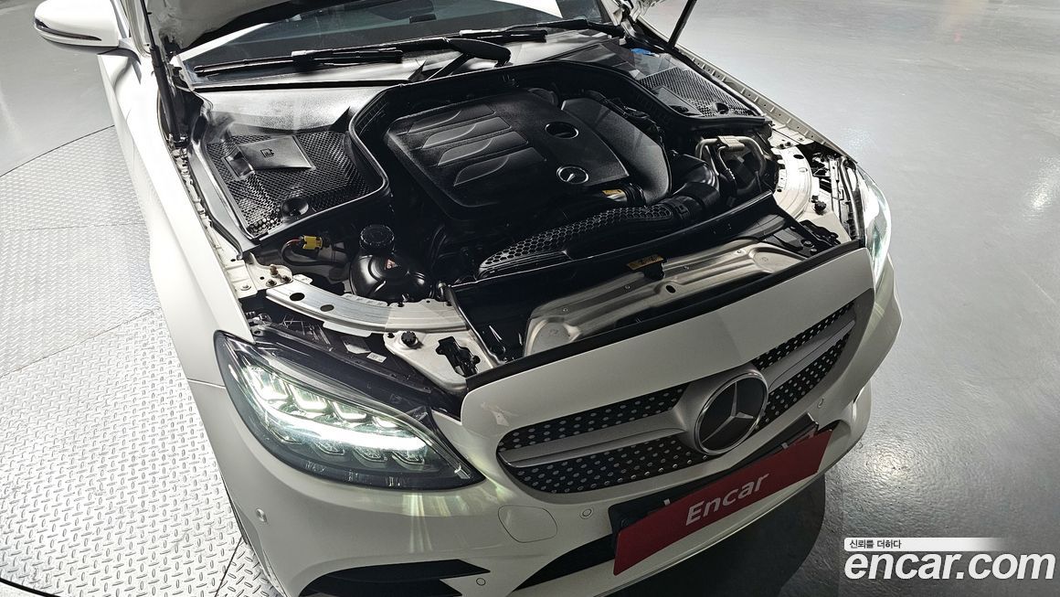 Mercedes-Benz C-Class 2021