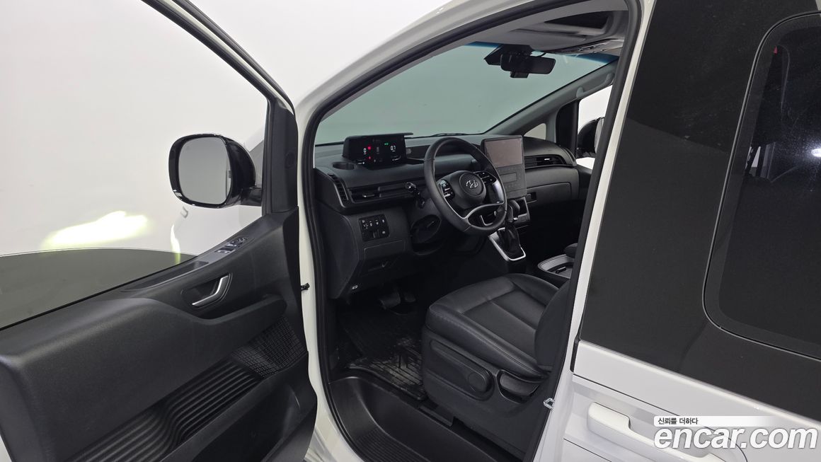 Hyundai Staria 2024