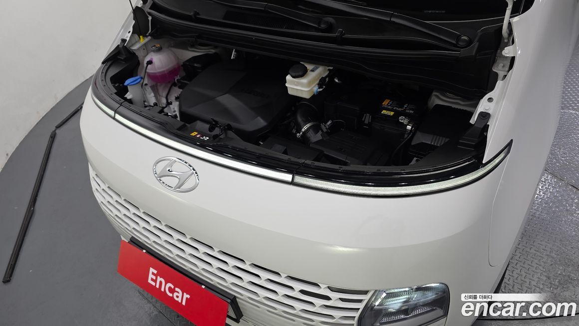 Hyundai Staria 2024