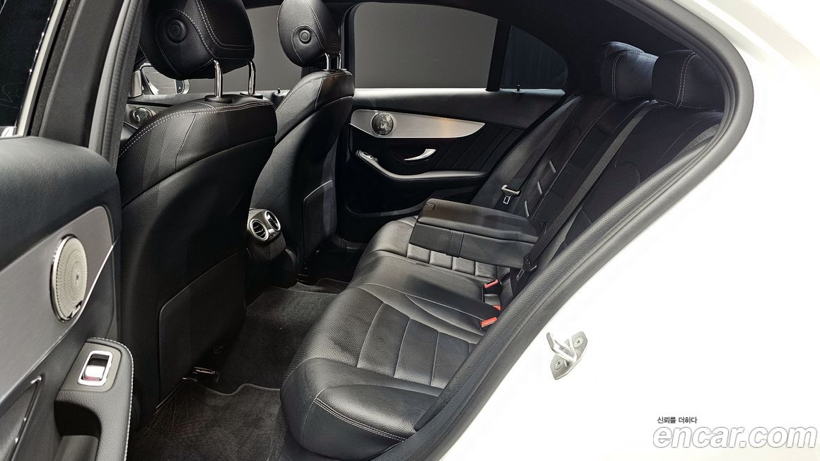 Mercedes-Benz C-Class 2021