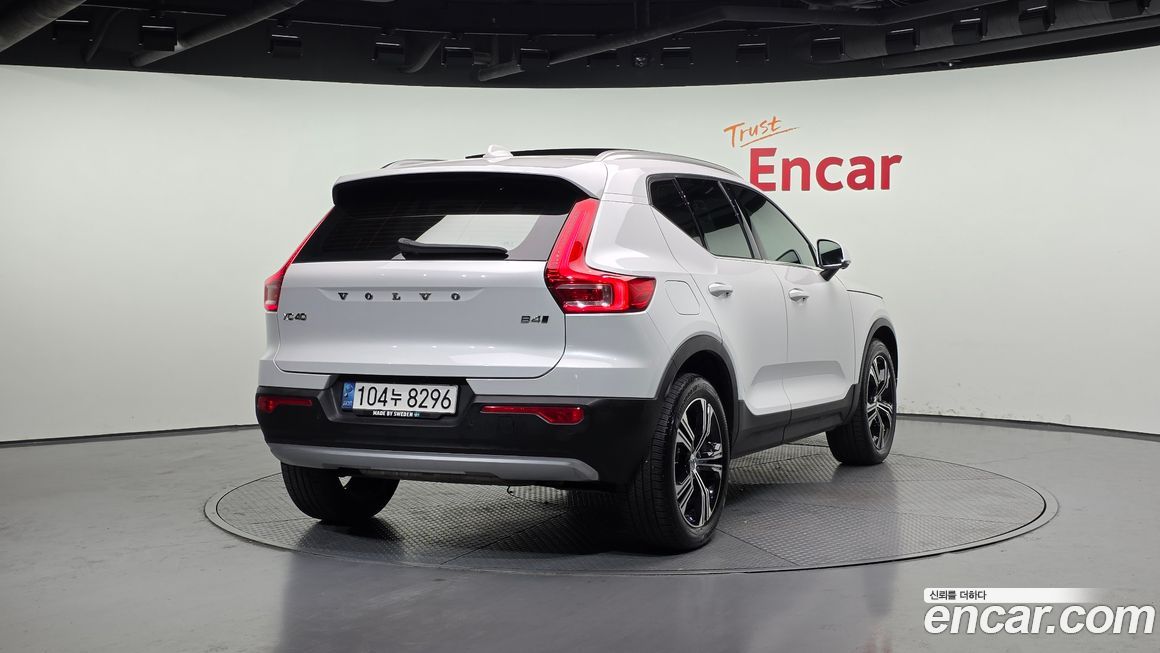 Volvo XC40 2021